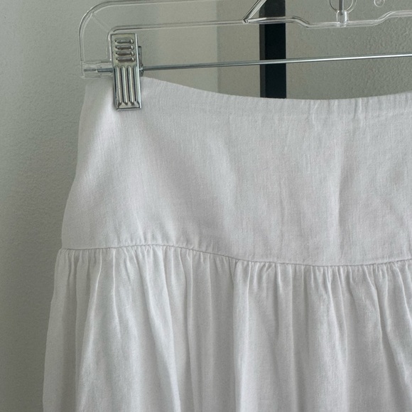Elegant White Women's Skirt - Picture 2 of 5
